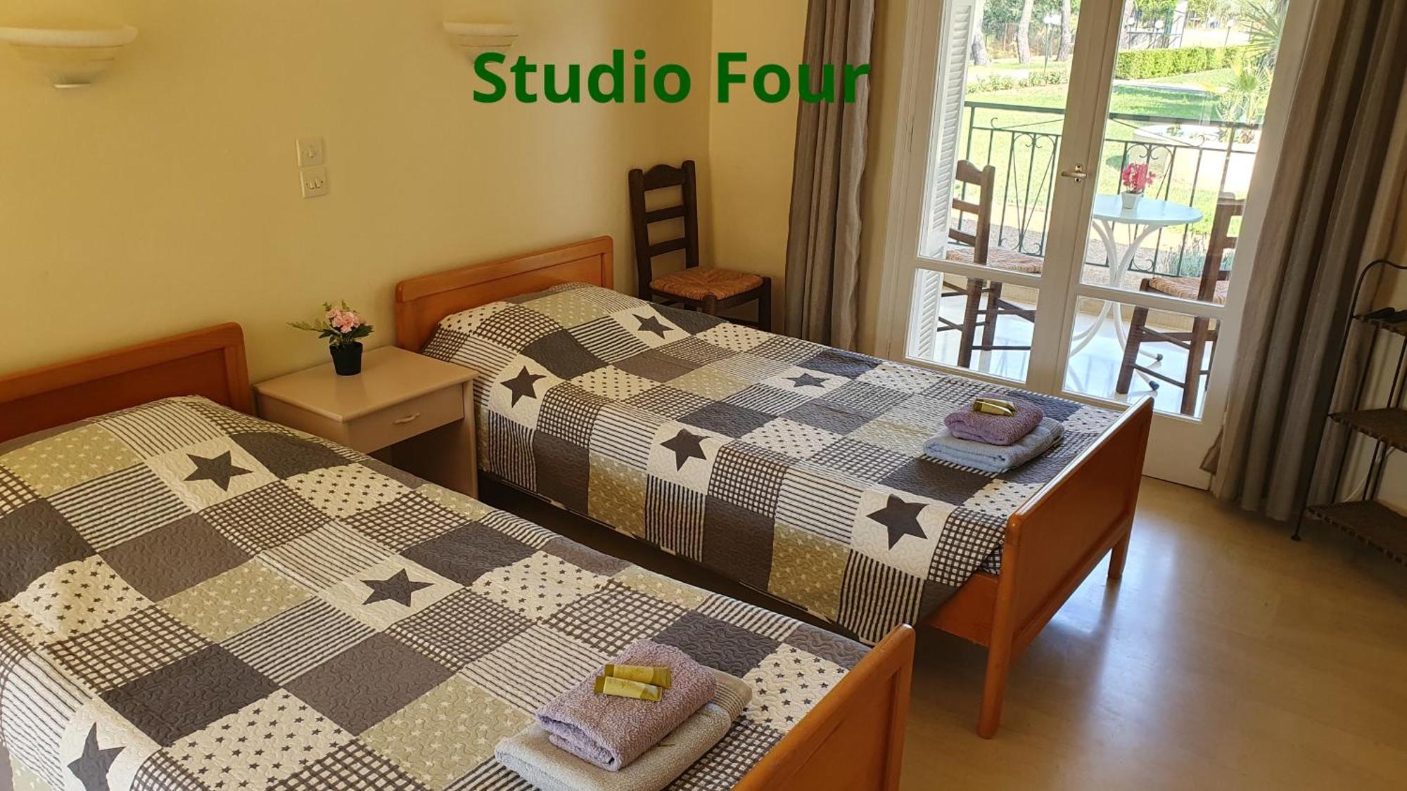 Kivotos Villa Studios Roda  Bagian luar foto